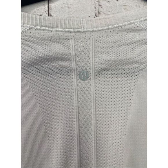 Lululemon Swiftly Tech Short Sleeve crew size 12 - Picture 3 of 6